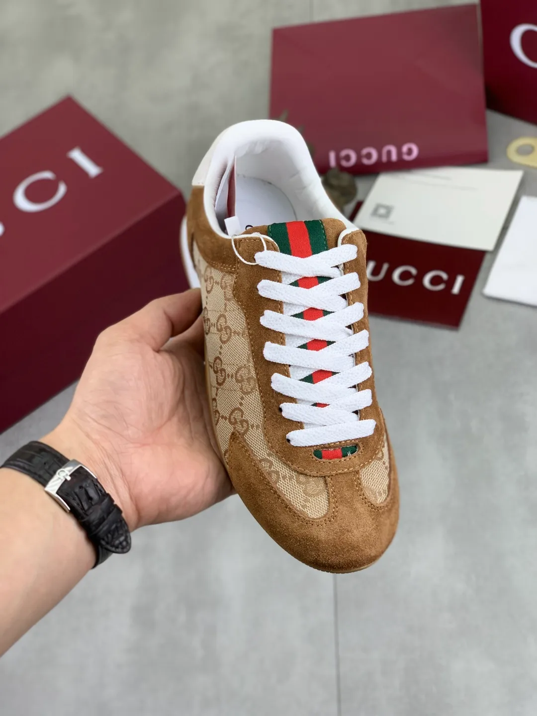 Men's shoes 💰P542 💰[New model] 🆘 The latest model from Gucci's official website 🎁Classic casual and fashionable men's shoes 👟Breaking hot model 💥The style is simple and elegant, exclusive for trendy men. Unique official website's latest brand elements 👑Gucci original decoration, fashionable and generous, the fabric is made of original soft calfskin➕Comfortable soft pigskin lining ✅The official website specifies wear-resistant rubber outsole_full of elasticity, classic model taken in real life🎬Color: 5️⃣colors available😍Number: 35-44
